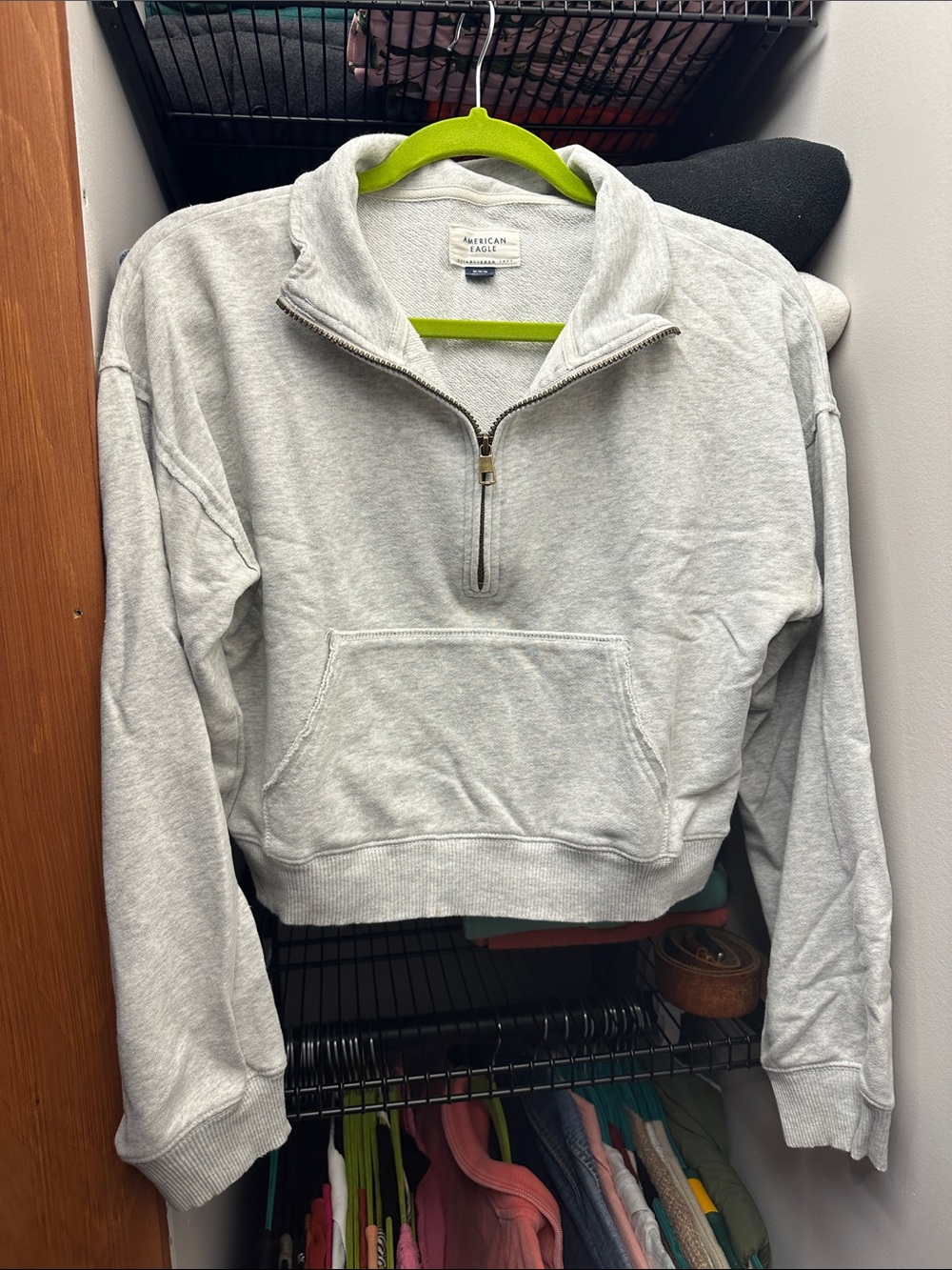 Women’s Light Gray Cropped Quarter-Zip Pullover Sweatshirt